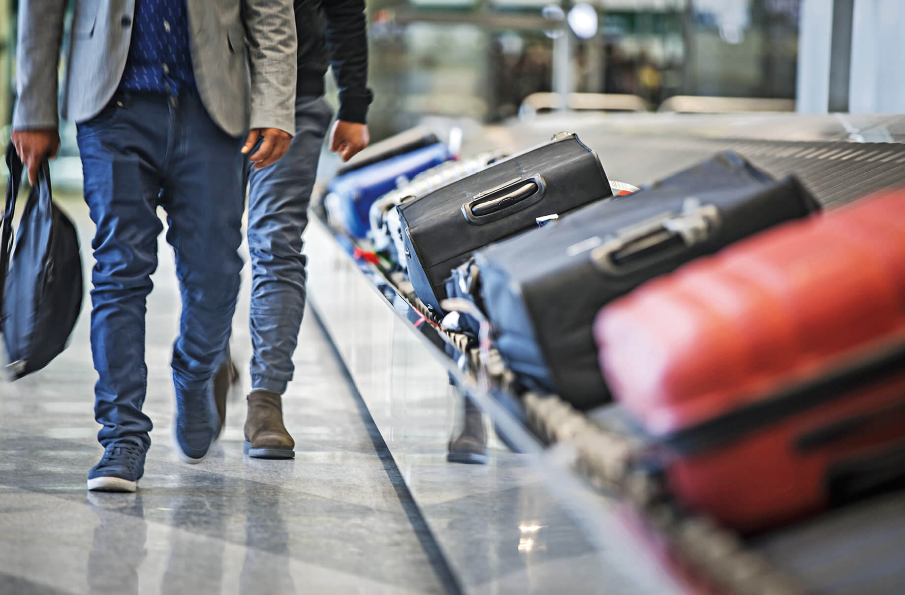 Auf die Plätze, fertig, los: Bei der Gepäckausgabe ist eine ausfallsichere ITInfrastruktur notwendig, um Wartezeiten möglichst gering zu halten. Ⓒ Adobe Stock/catwalkphotos