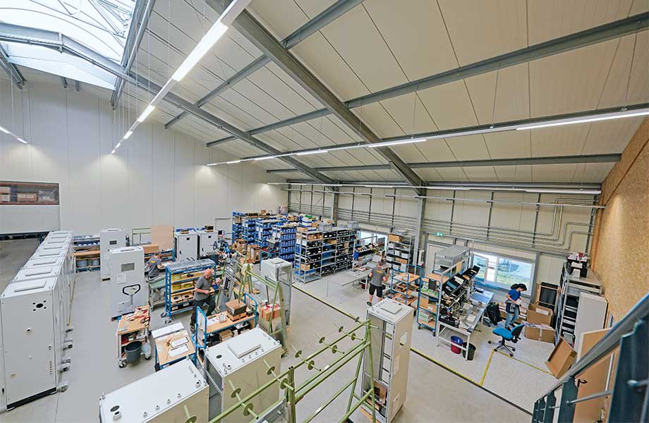 VX25 Schaltschränke von Rittal sind der Standard bei Hade Automation. (© HADE Automation)