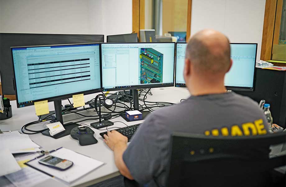Hade Automation nutzt diverse Eplan Tools, um den Schaltschrankaufbau wie auch die Gebäudetechnik zu planen. Der digitale Zwilling steht im Zentrum. (© HADE Automation)